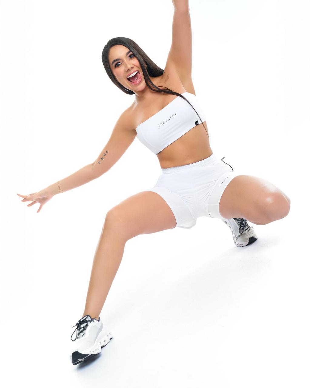 Pantaloneta deportiva con short por debajo
